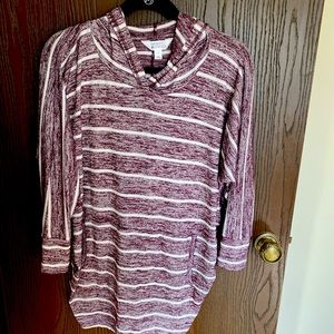 Burgundy and white hacci hoodie w pocket. Very cozy.